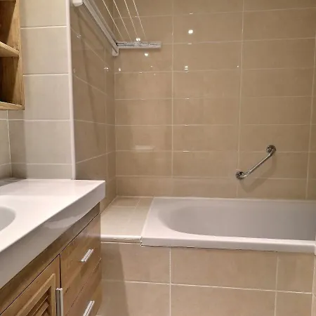Duplex 3 Pieces Avec Mezzanine, Cheminee, Balcon Et Internet Gratuit - Pied Des Pistes - Fr-1-182-61 *